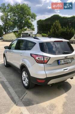 Позашляховик / Кросовер Ford Escape 2018 в 