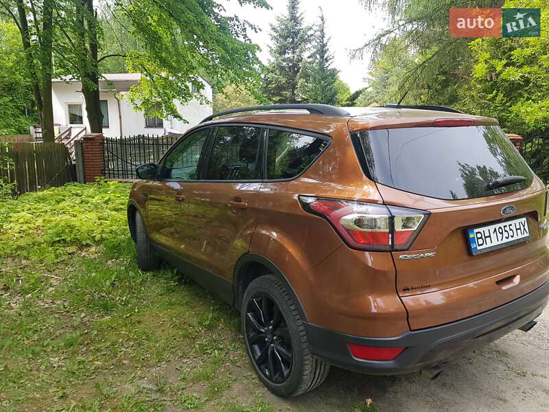 Позашляховик / Кросовер Ford Escape 2016 в Одесі