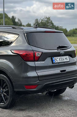 Внедорожник / Кроссовер Ford Escape 2019 в 
