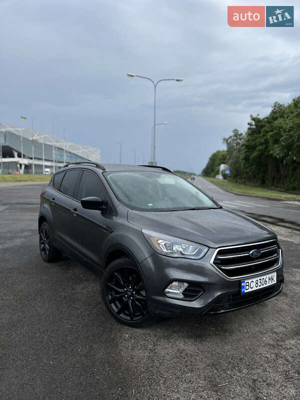 Внедорожник / Кроссовер Ford Escape 2019 в Рени