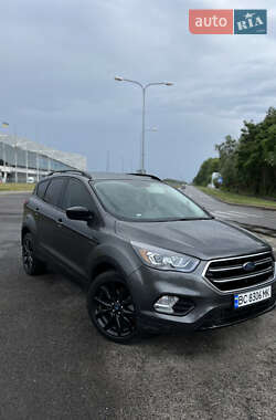 Внедорожник / Кроссовер Ford Escape 2019 в 