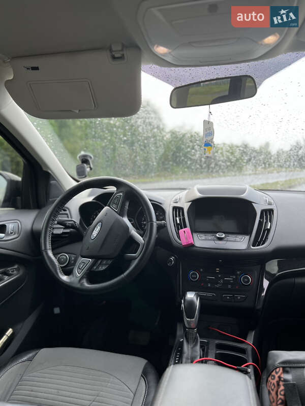 Внедорожник / Кроссовер Ford Escape 2019 в Рени