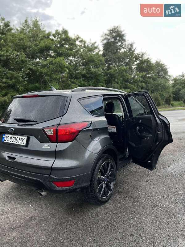 Внедорожник / Кроссовер Ford Escape 2019 в Рени