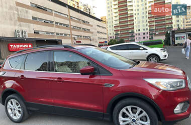 Внедорожник / Кроссовер Ford Escape 2017 в 