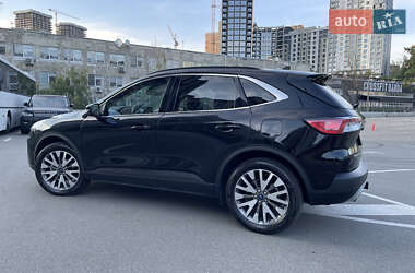 Внедорожник / Кроссовер Ford Escape 2020 в 