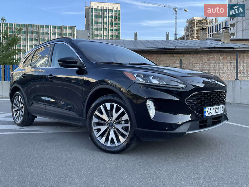 Внедорожник / Кроссовер Ford Escape 2020 в 