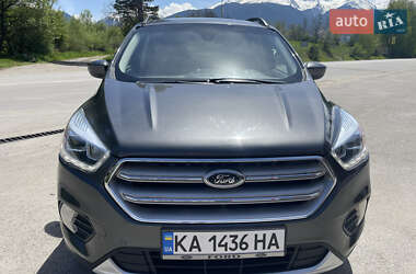 Внедорожник / Кроссовер Ford Escape 2017 в 