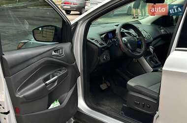 Внедорожник / Кроссовер Ford Escape 2015 в 