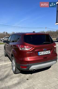 Внедорожник / Кроссовер Ford Escape 2015 в 