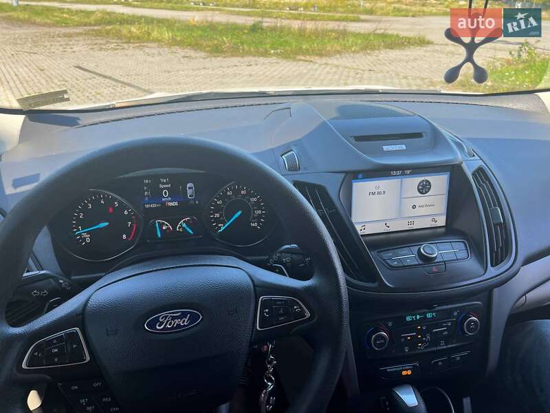 Внедорожник / Кроссовер Ford Escape 2017 в Львове
