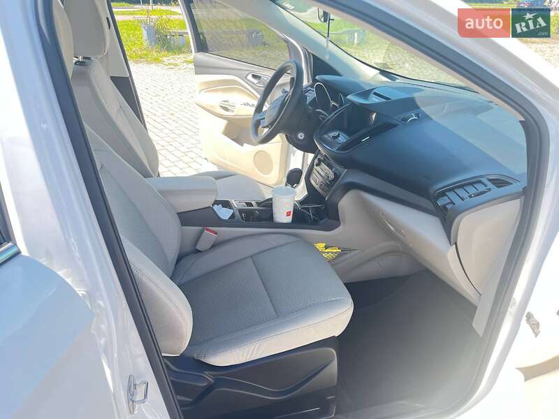 Внедорожник / Кроссовер Ford Escape 2017 в Львове