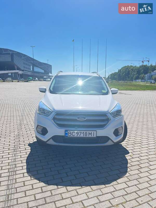 Внедорожник / Кроссовер Ford Escape 2017 в Львове