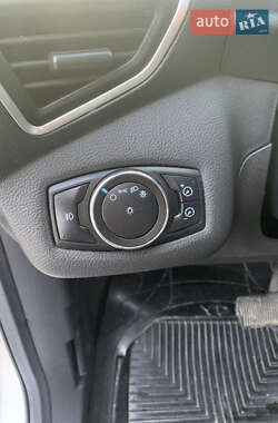 Внедорожник / Кроссовер Ford Escape 2012 в 