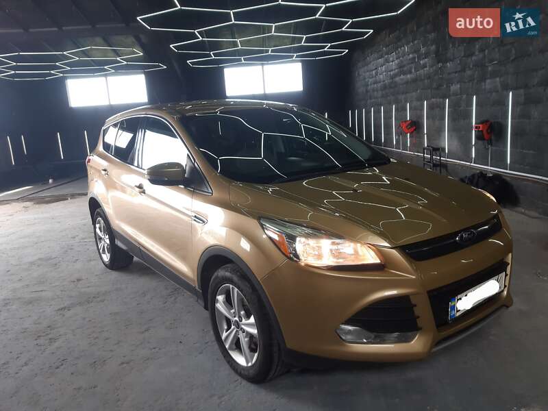 Внедорожник / Кроссовер Ford Escape 2015 в Львове