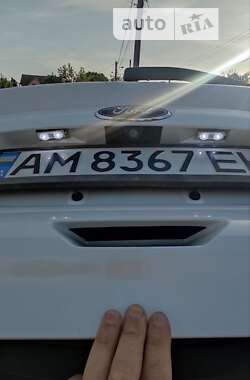 Внедорожник / Кроссовер Ford Escape 2014 в Житомире
