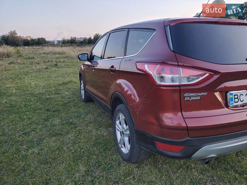 Внедорожник / Кроссовер Ford Escape 2016 в Шептицькому