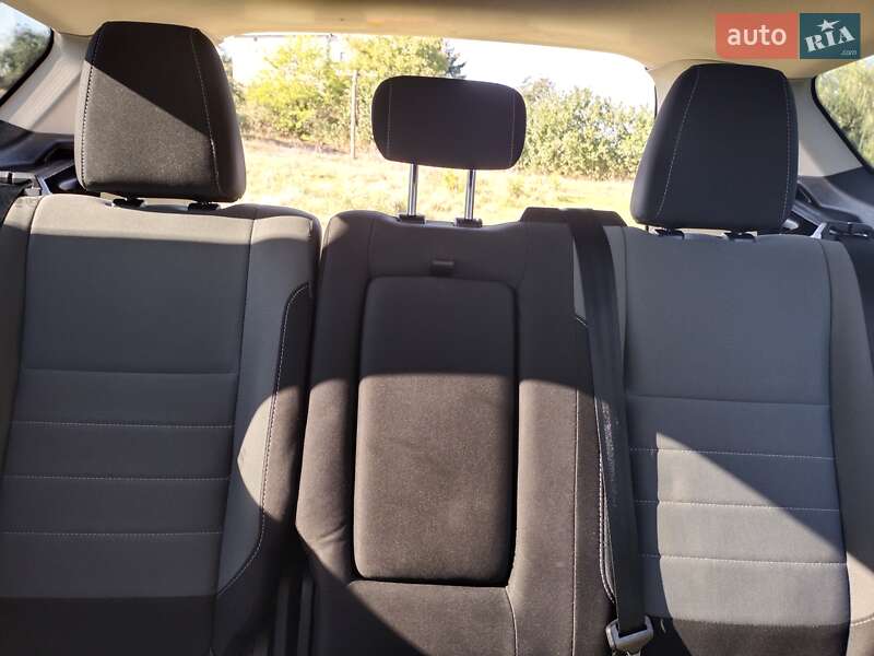 Внедорожник / Кроссовер Ford Escape 2016 в Шептицькому