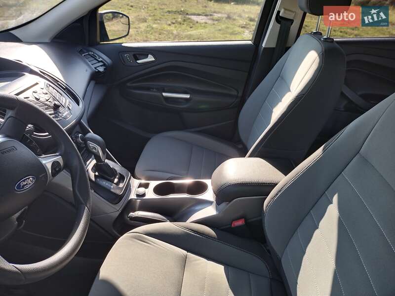 Внедорожник / Кроссовер Ford Escape 2016 в Шептицькому