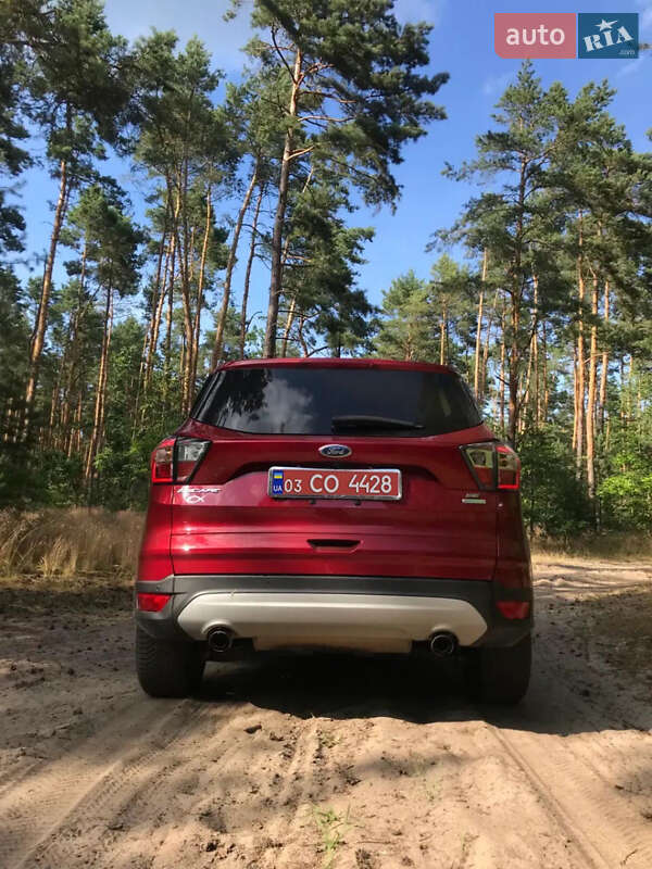 Внедорожник / Кроссовер Ford Escape 2017 в Львове