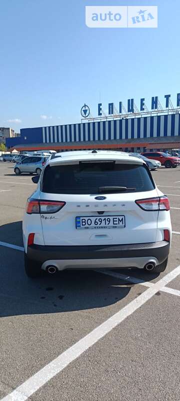 Внедорожник / Кроссовер Ford Escape 2021 в Кривом Роге