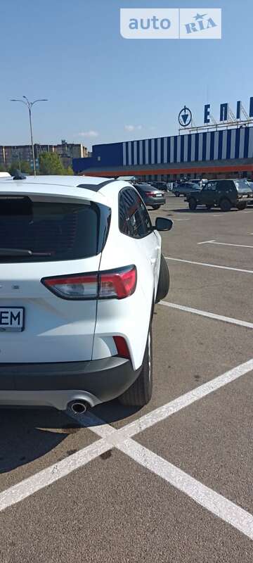 Внедорожник / Кроссовер Ford Escape 2021 в Кривом Роге