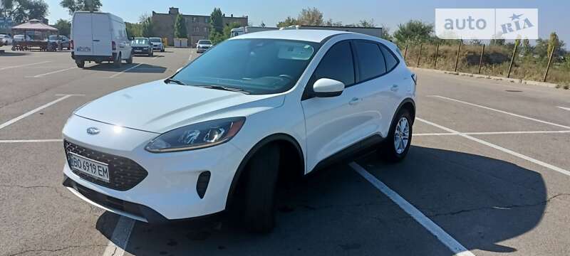 Внедорожник / Кроссовер Ford Escape 2021 в Кривом Роге