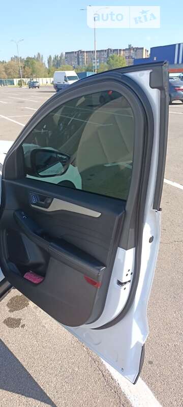 Внедорожник / Кроссовер Ford Escape 2021 в Кривом Роге