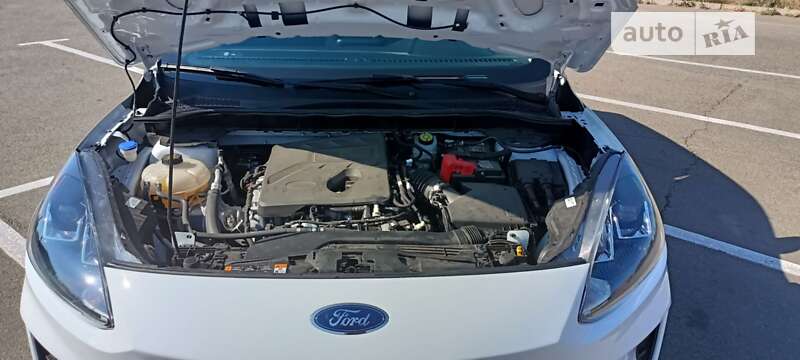 Внедорожник / Кроссовер Ford Escape 2021 в Кривом Роге