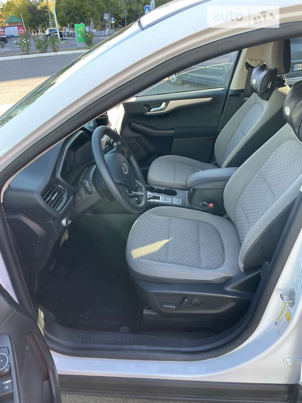 Внедорожник / Кроссовер Ford Escape 2019 в Южном