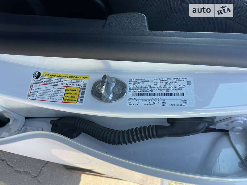 Внедорожник / Кроссовер Ford Escape 2019 в Южном