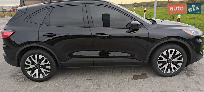 Позашляховик / Кросовер Ford Escape 2020 в Львові