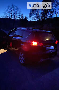 Внедорожник / Кроссовер Ford Escape 2012 в Сваляве