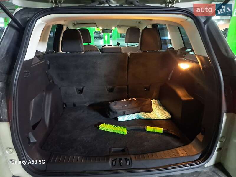 Внедорожник / Кроссовер Ford Escape 2017 в Пустомытах