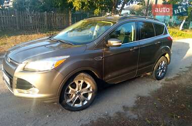 Внедорожник / Кроссовер Ford Escape 2012 в 