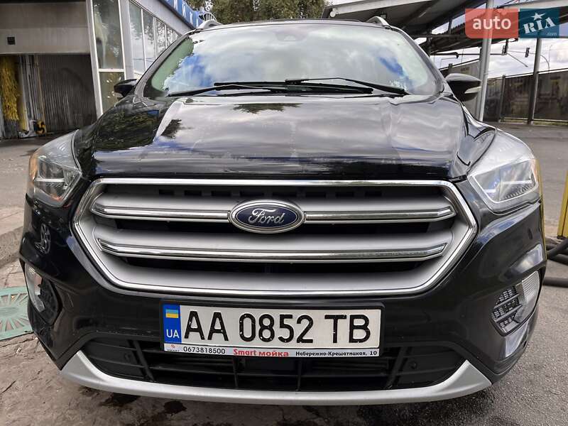 Позашляховик / Кросовер Ford Escape 2016 в Києві