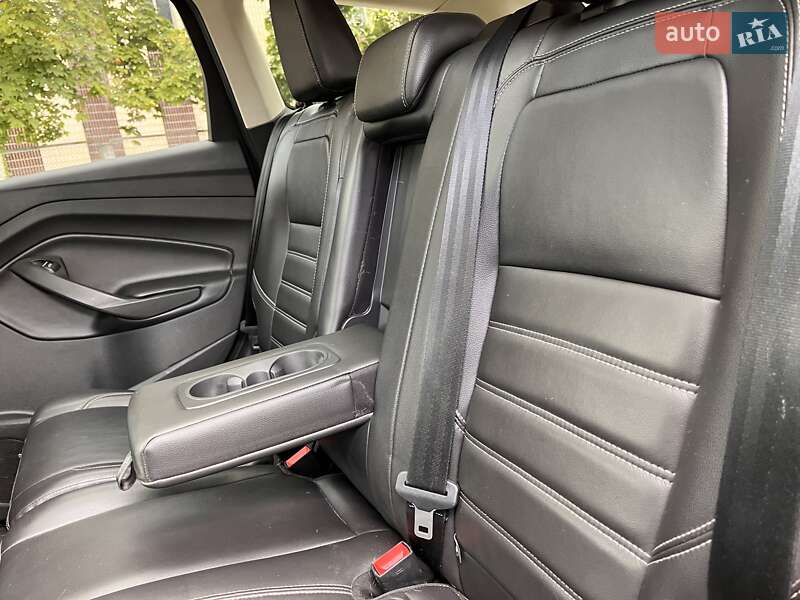Позашляховик / Кросовер Ford Escape 2016 в Києві