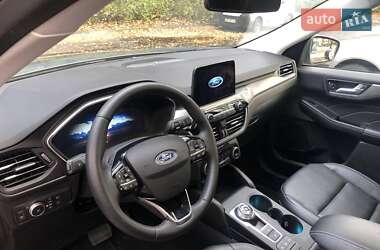 Внедорожник / Кроссовер Ford Escape 2021 в 