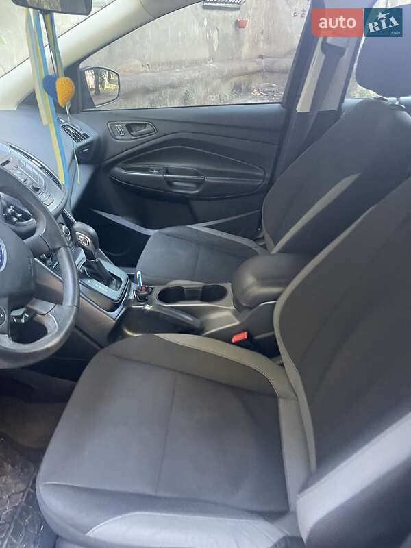 Внедорожник / Кроссовер Ford Escape 2012 в Кривом Роге