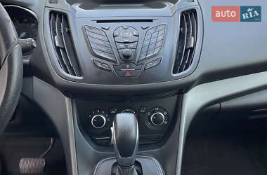 Внедорожник / Кроссовер Ford Escape 2015 в 