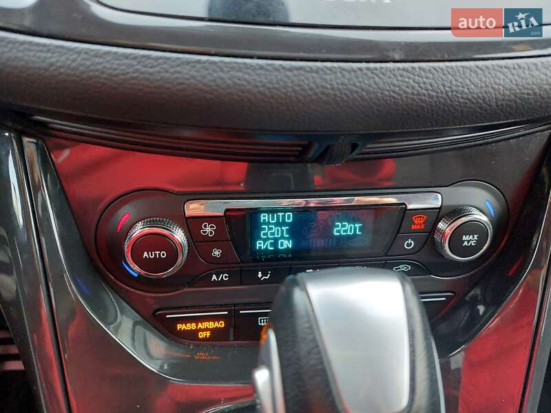 Внедорожник / Кроссовер Ford Escape 2015 в Шумске