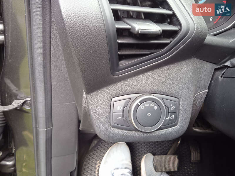 Позашляховик / Кросовер Ford Escape 2017 в Чернігові