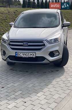 Внедорожник / Кроссовер Ford Escape 2017 в 