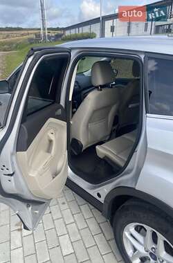 Внедорожник / Кроссовер Ford Escape 2017 в 