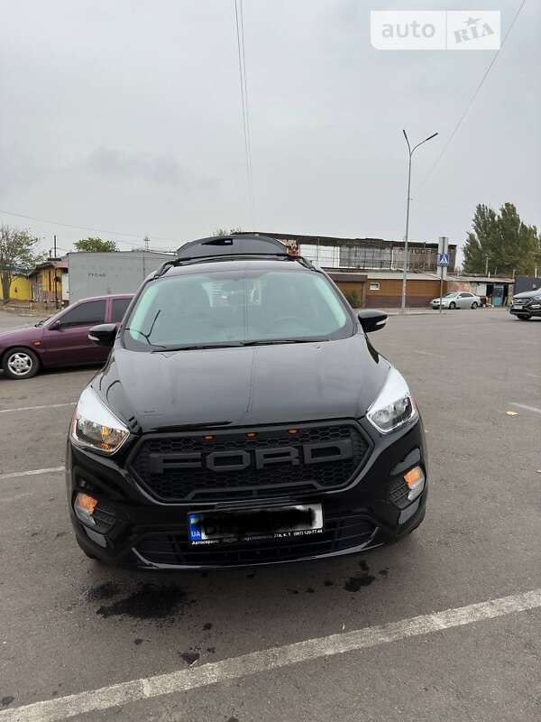 Внедорожник / Кроссовер Ford Escape 2018 в Одессе