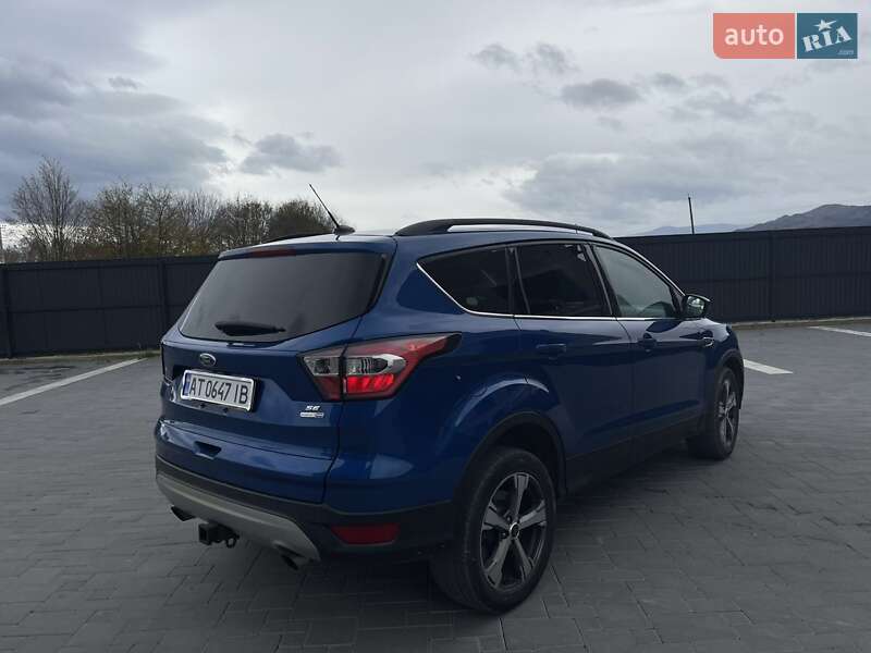 Внедорожник / Кроссовер Ford Escape 2016 в Рожнятове