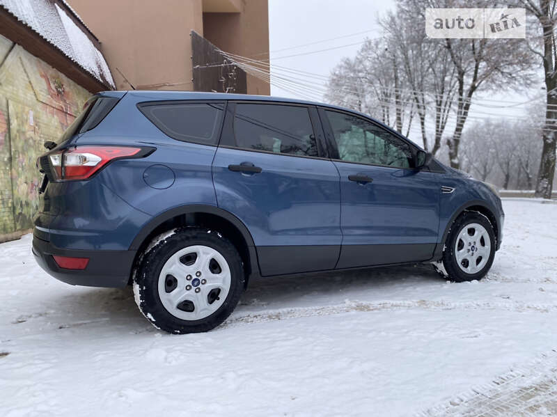 Внедорожник / Кроссовер Ford Escape 2018 в Ровно
