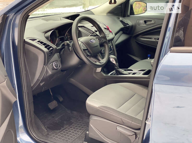 Внедорожник / Кроссовер Ford Escape 2018 в Ровно