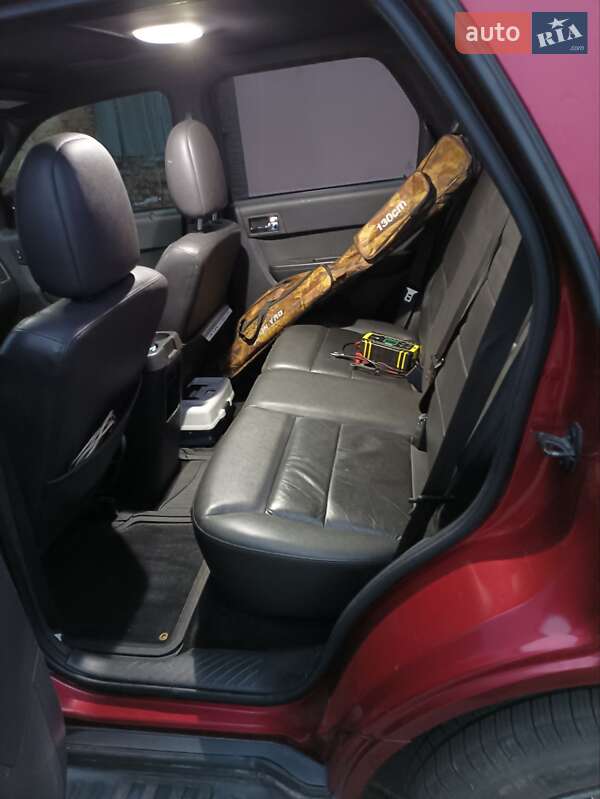 Внедорожник / Кроссовер Ford Escape 2011 в Прилуках