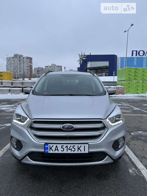 Внедорожник / Кроссовер Ford Escape 2017 в Киеве