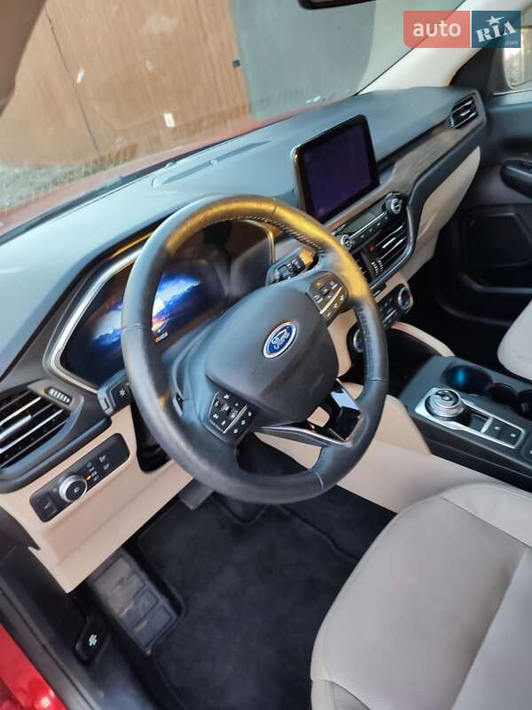 Позашляховик / Кросовер Ford Escape 2020 в Києві